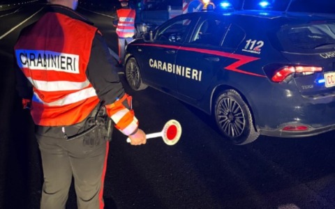 Scontro tra auto e mezzo agricolo sulla provinciale
