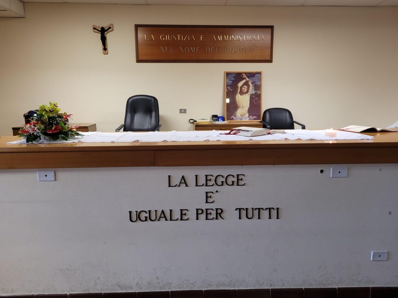 A Ferrara denuncia l’ex: «Mi ha strangolata, l’ho visto dalle telecamere»